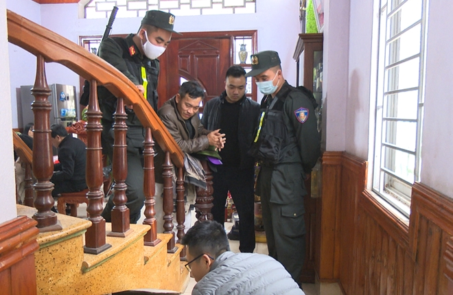 Bắt băng nhóm cưỡng đoạt tài sản, làm 'luật' trên vịnh Hạ Long - 2