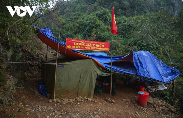 Ảnh: Trắng đêm tuần tra chống dịch trên biên giới Lạng Sơn - 2