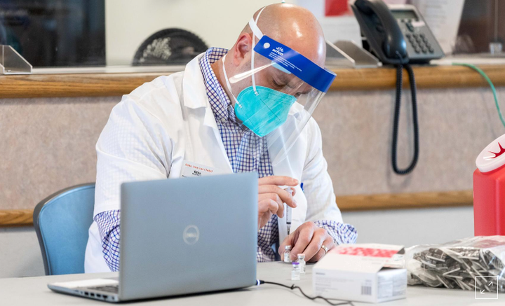 Tình hình dịch COVID-19 ở Mỹ khởi sắc, bang California gỡ bỏ hạn chế đi lại - 1