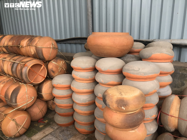 Ảnh: Cả làng nổi lửa suốt đêm làm món đặc sản đắt đỏ ngày Tết - 6