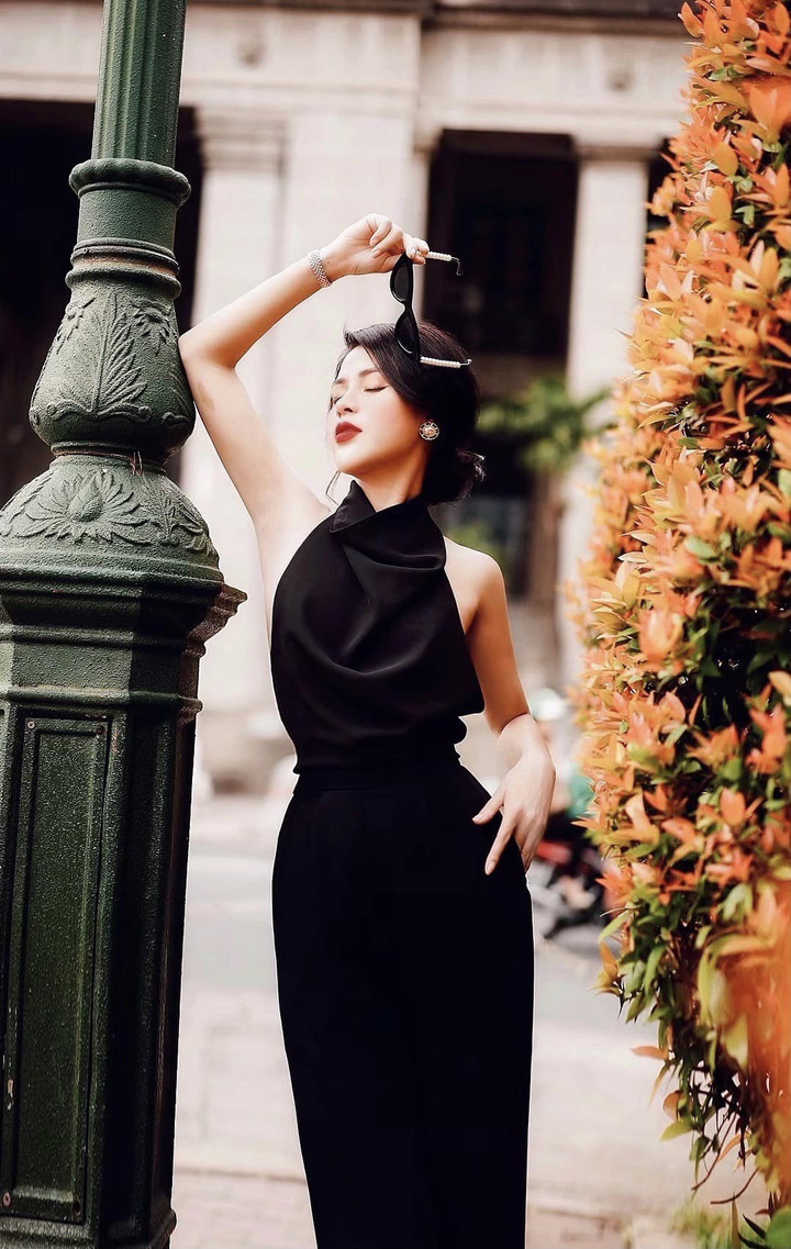 Minh 'Hướng dương ngược nắng' ngoài đời sành điệu, gợi cảm khác hẳn trên phim - 5