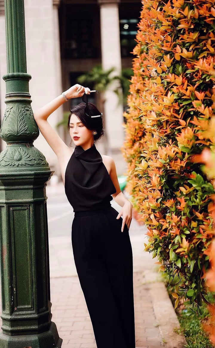 Minh 'Hướng dương ngược nắng' ngoài đời sành điệu, gợi cảm khác hẳn trên phim - 2