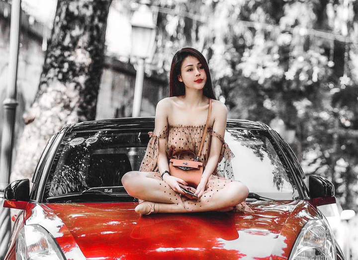 Minh 'Hướng dương ngược nắng' ngoài đời sành điệu, gợi cảm khác hẳn trên phim - 11