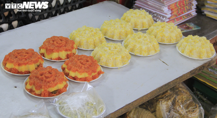 Người Hà Nội tất bật mua sắm đồ lễ cúng rằm cuối cùng của năm Canh Tý - 12