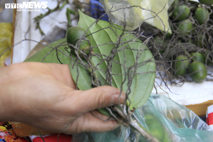 Người Hà Nội tất bật mua sắm đồ lễ cúng rằm cuối cùng của năm Canh Tý - 7