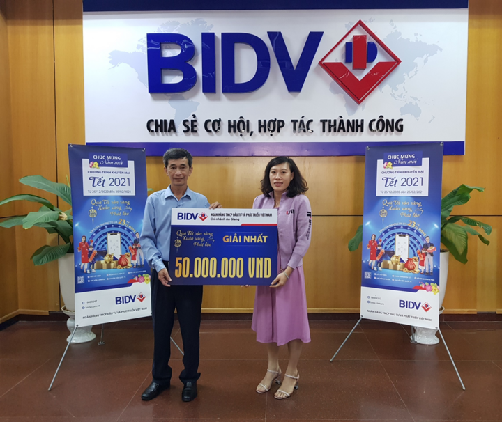 Hàng nghìn khách hàng nhận giải thưởng Tết của BIDV - 1