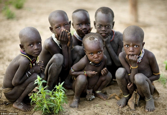 Hủ tục ghê rợn của bộ lạc Karo ở Ethiopia - 2
