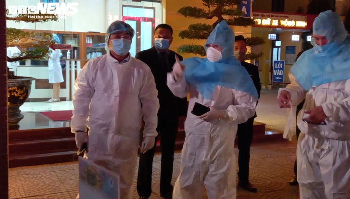 Ảnh: Phun thuốc khử khuẩn, kiểm soát chặt người ra vào BV Trẻ em Hải Phòng - 5