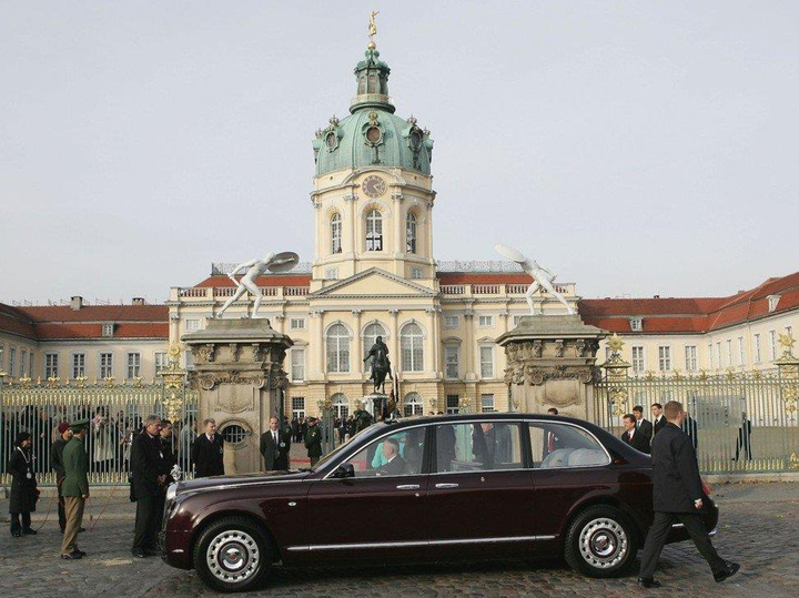 Những siêu xe hàng đầu thế giới của hoàng gia và nguyên thủ - 6