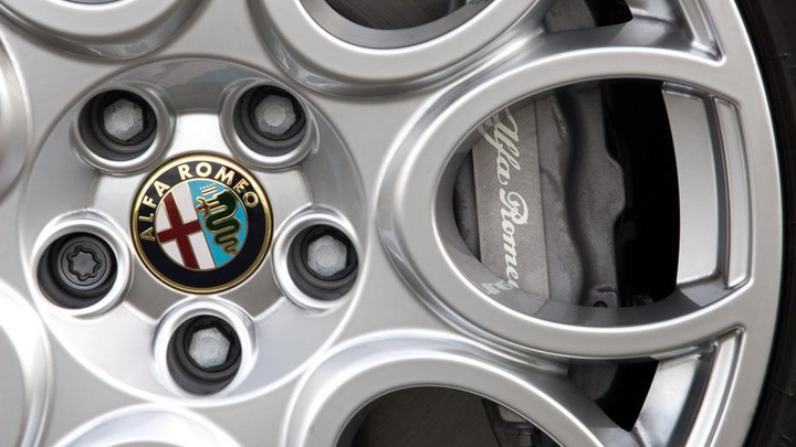 Phía sau logo của những hãng xe nổi tiếng - 7