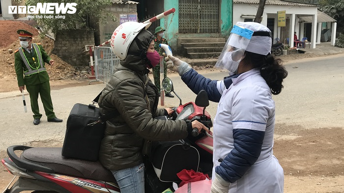 Ảnh: Bị phong tỏa chống COVID-19, cuộc sống ở xã Hưng Đạo thay đổi thế nào? - 3