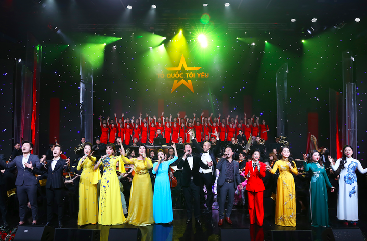 Thưởng thức Live concert 'Tổ quốc tôi yêu' cùng PVN-PV GAS - 1