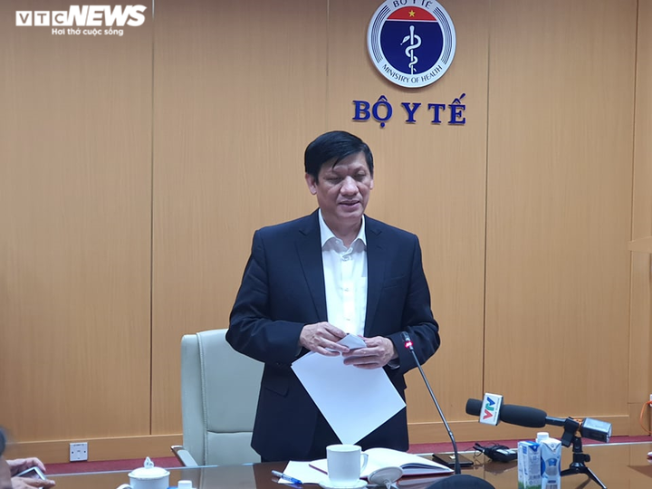 Bộ Y tế: Nhiều bệnh nhân COVID-19 ở Hải Dương đưa con đi học, dự đám cưới - 1