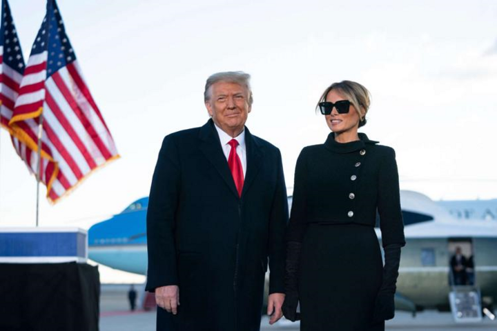 Nối gót chồng, bà Melania mở văn phòng ở Florida - 1