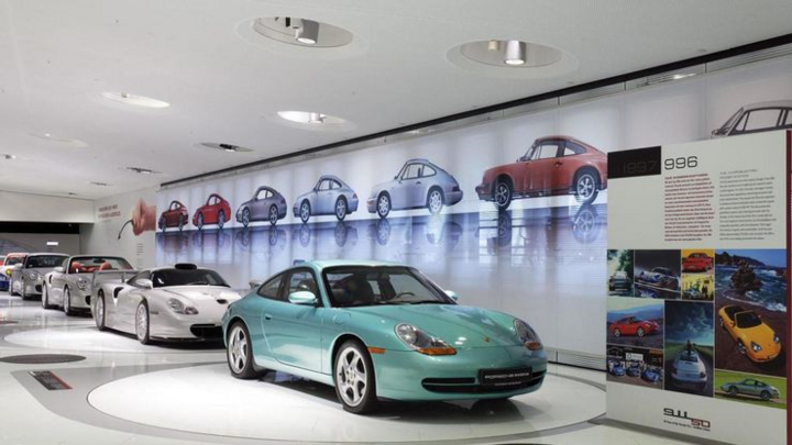 Bên trong bảo tàng Porsche nổi tiếng thế giới - 1