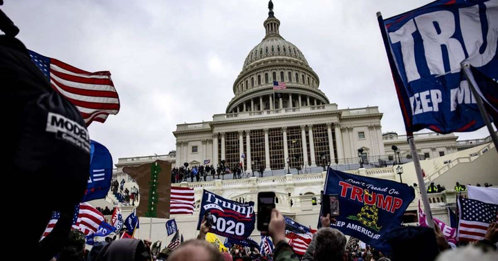 Hơn 30.000 cử tri Mỹ bất ngờ bỏ đảng Cộng hòa - 1