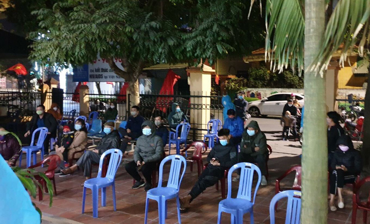 Ảnh: Quảng Ninh thông đêm lập chốt kiểm soát, xét nghiệm COVID-19 - 7