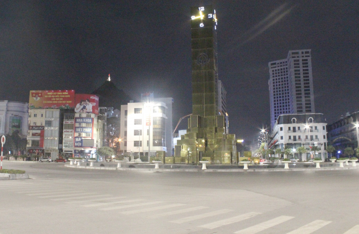 Ảnh: Quảng Ninh thông đêm lập chốt kiểm soát, xét nghiệm COVID-19 - 13