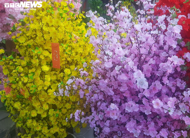 Ảnh: Phố hoa giả Sài Gòn rực rỡ ngày giáp Tết - 11