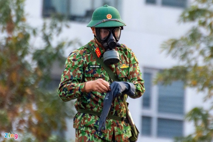 Ảnh: Quân đội dùng xe đặc dụng phun khử trùng tại Quảng Ninh - 5