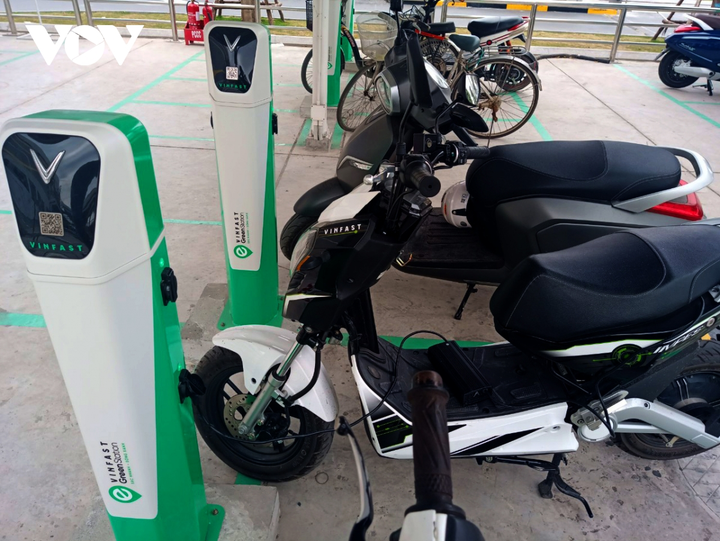 VinFast bất ngờ xây dựng trạm sạc cho ô tô điện tại Hà Nội - 2