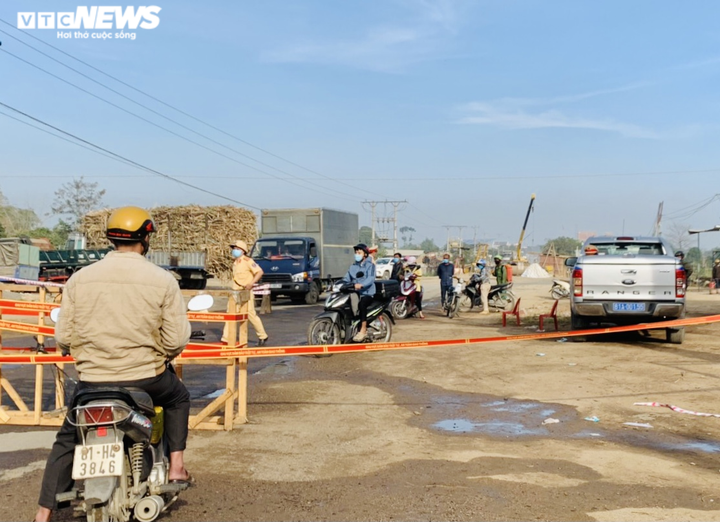 Ảnh: Phong toả khu vực có trường hợp dương tính với SARS-CoV-2 ở Gia Lai - 2