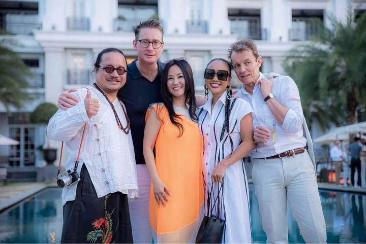 Hồng Nhung thoải mái khoe khoảnh khắc tình cảm bên bạn trai ngoại quốc - 7