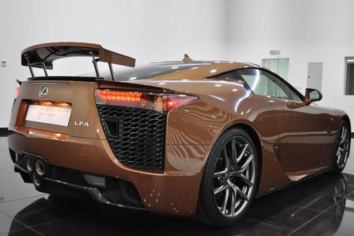 Cận cảnh Lexus LFA màu nâu ngọc trai siêu hiếm - 3