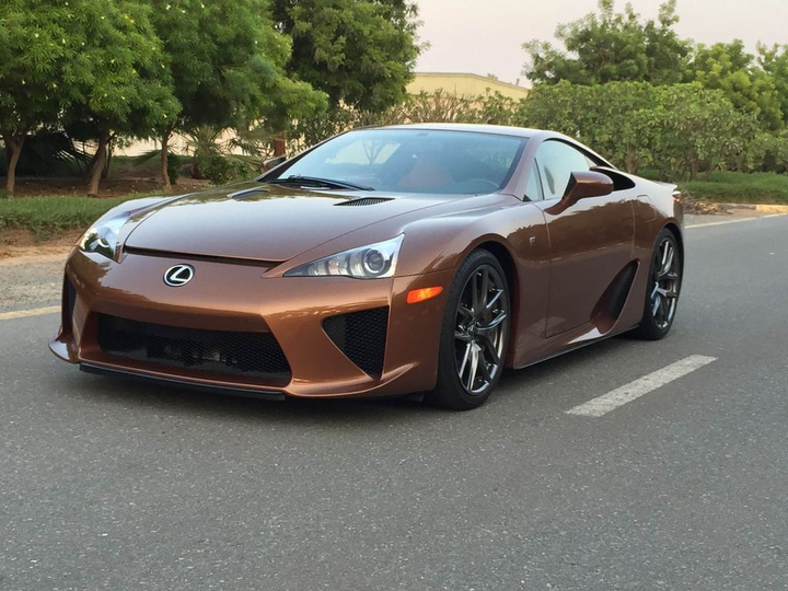 Cận cảnh Lexus LFA màu nâu ngọc trai siêu hiếm - 7