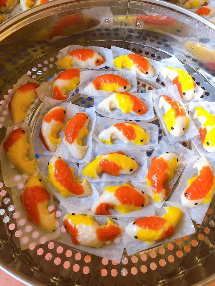 Xôi, bánh cá chép hút khách dịp Tết ông Công ông Táo - 1