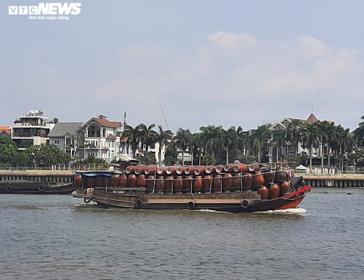 Ảnh: Ngắm trọn cảnh ven sông Sài Gòn với buýt hiện đại - 7