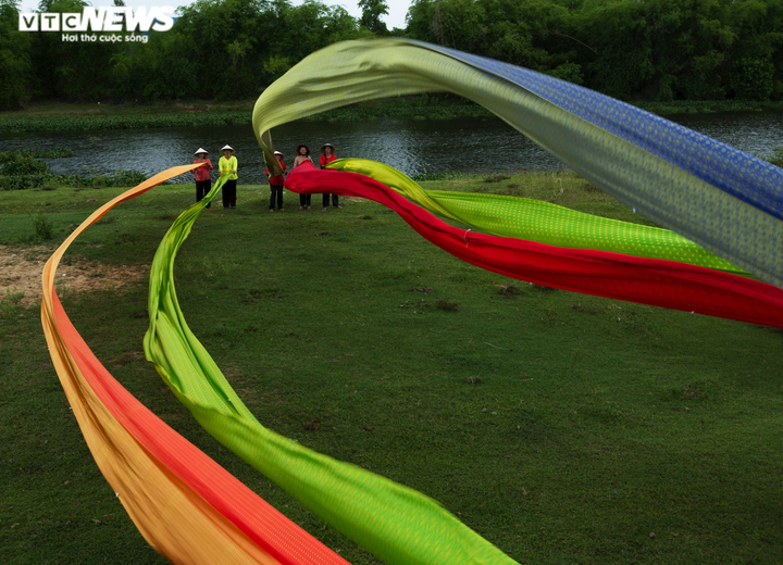 Cô gái xứ Quảng hồi sinh lụa Mã Châu - 3