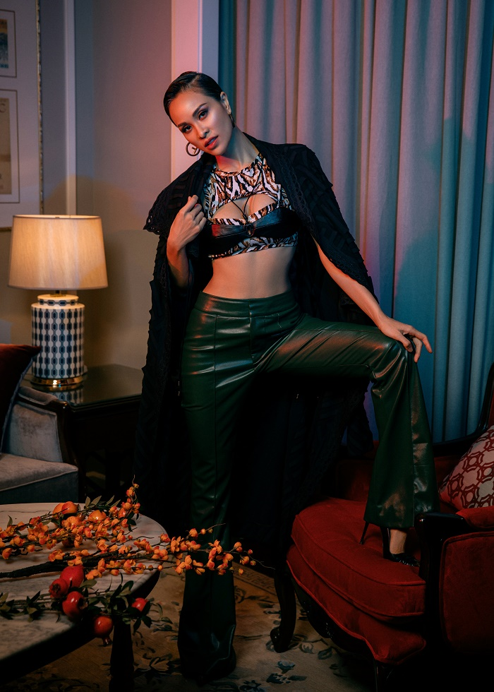 MC Phương Mai áy náy vì chưa thể cho con trai gặp mặt ông bà nội - 5