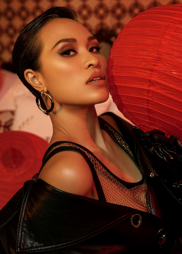 MC Phương Mai áy náy vì chưa thể cho con trai gặp mặt ông bà nội - 4