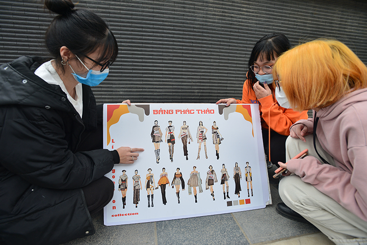 Ảnh: Sinh viên sáng tạo thời trang 'độc lạ' vừa chống dịch, vừa đón Tết - 8