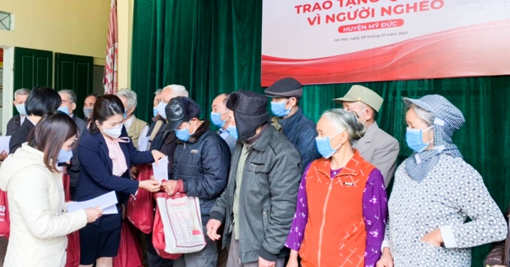 Tập đoàn TNG Holdings Vietnam trao 1.000 phần quà Tết cho hộ nghèo - 2