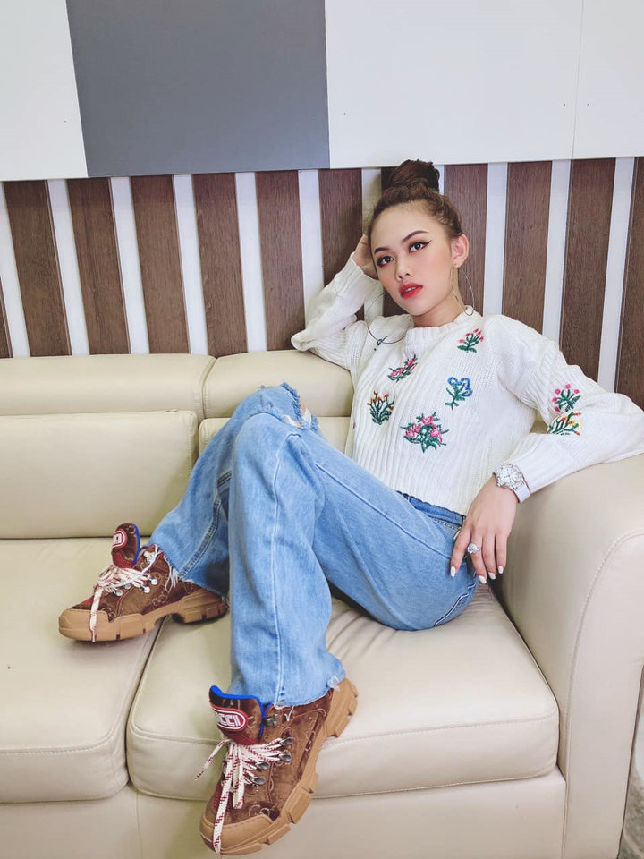 F5 phong cách cá nhân cùng thương hiệu thời trang Hồng Hoa Đinh - 3