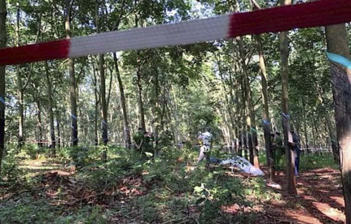 Thi thể thiếu nữ 18 tuổi trong lô cao su với vết dao đâm ở ngực trái - 1
