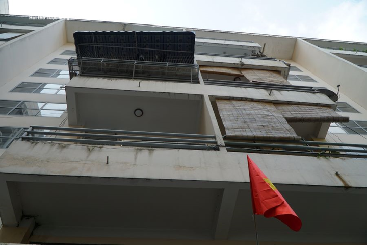 Ảnh: Phong tỏa một chung cư ở phố đi bộ Bùi Viện - 5