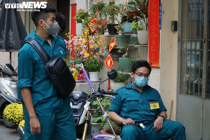 Ảnh: Phong tỏa một chung cư ở phố đi bộ Bùi Viện - 3