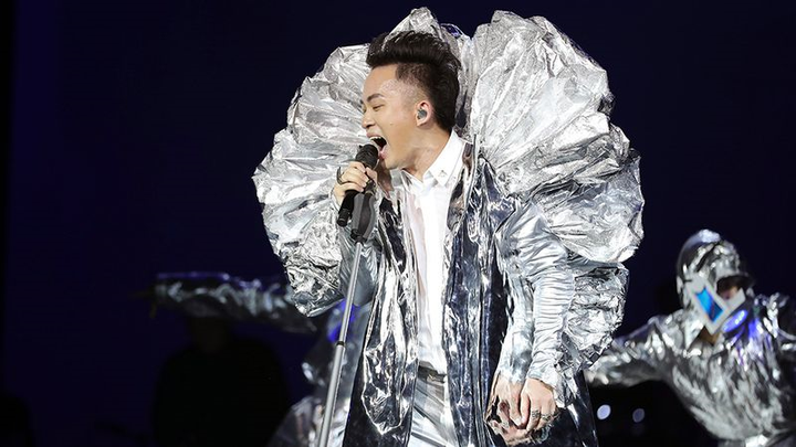 Tùng Dương: 'Tôi tôn vinh chứ không cưng chiều nghệ sĩ trẻ' - 2