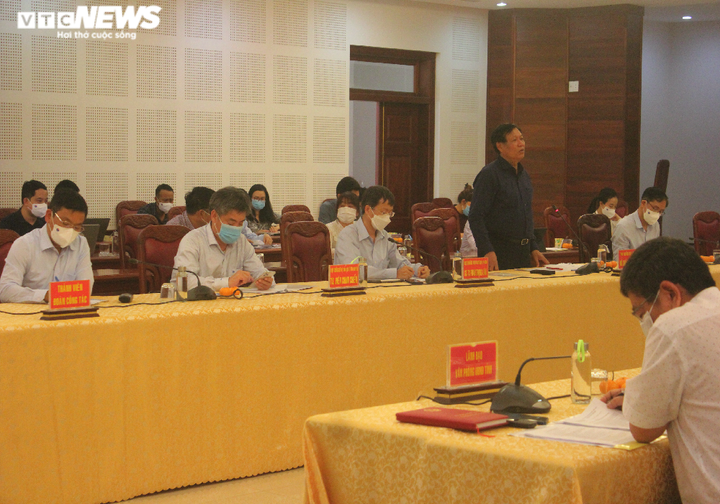 Thứ trưởng Bộ Y tế: Gia Lai cần tăng xét nghiệm, cách ly tập trung toàn bộ F1 - 1