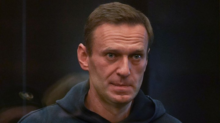 Navalny hầu tòa, lĩnh án gần 3 năm tù giam - 1