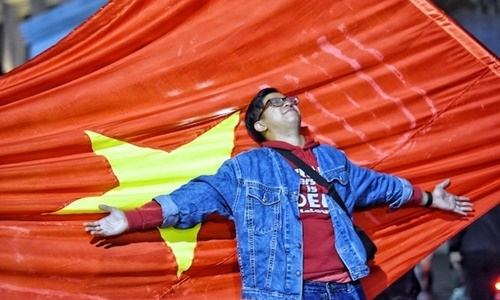 Đất nước hạnh phúc - 1