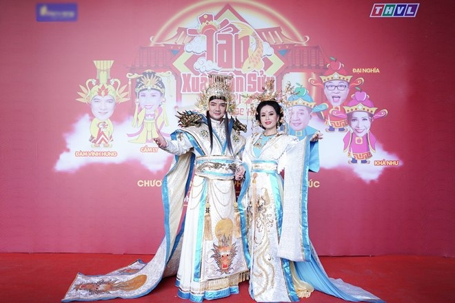 'Ngọc Hoàng' Đàm Vĩnh Hưng mặc trang phục nặng 20kg trong 'Táo Xuân'