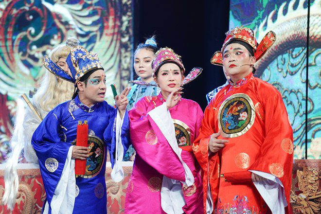 'Ngọc Hoàng' Đàm Vĩnh Hưng mặc trang phục nặng 20kg trong 'Táo Xuân'