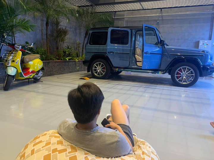 Mercedes-AMG G 63 màu độc xuất hiện trong garage của Cường Đô La - 3
