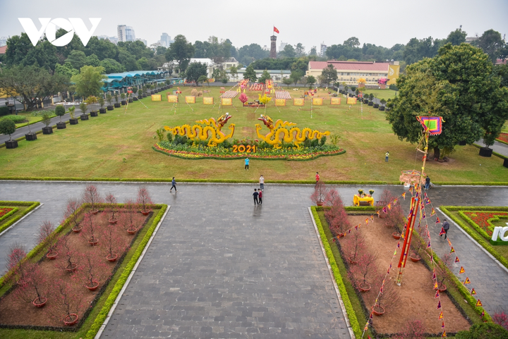 Ảnh: Dựng cây nêu tại Hoàng thành Thăng Long đúng ngày ông Công ông Táo - 13