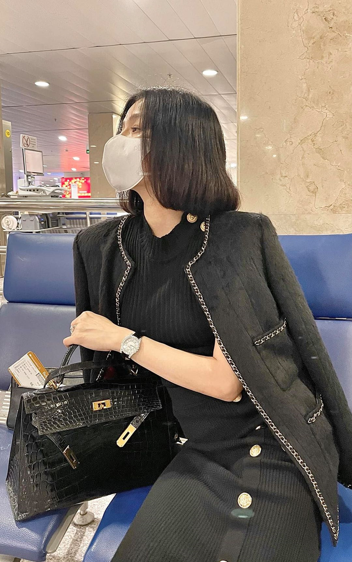 Lần đầu tiên sau 10 năm, Lệ Quyên ra Hà Nội ăn Tết với mẹ - 2