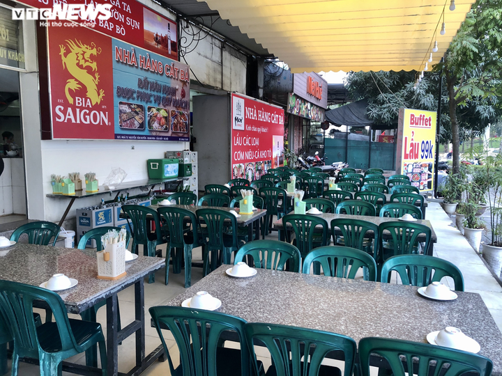 Điêu đứng giữa COVID-19, nhiều hàng quán Hà Nội đóng cửa nghỉ Tết sớm - 1